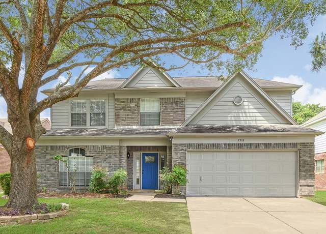 Property at 2918 Linda Dr, Pearland, TX 77584, 4 beds, 2.5 baths