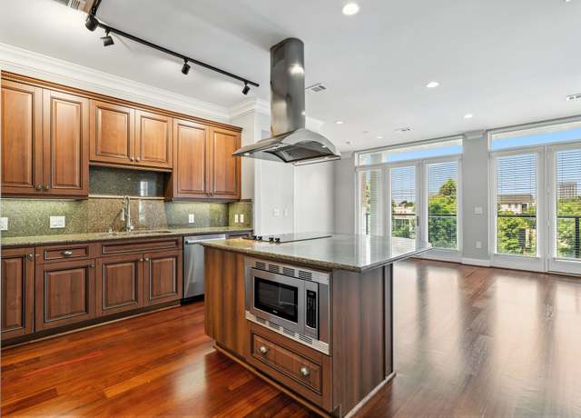 Property at 1419 Montrose Blvd #301, Houston, TX 77019, 2 beds, 2 baths