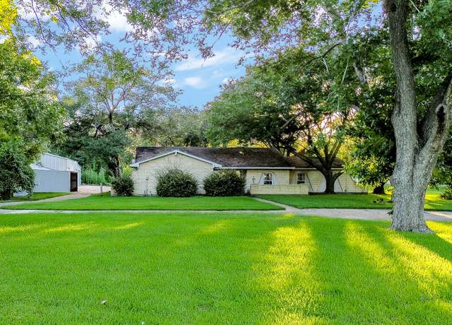 Property at 16019 Old Humble Rd, Houston, TX 77396, 4 beds, 4 baths