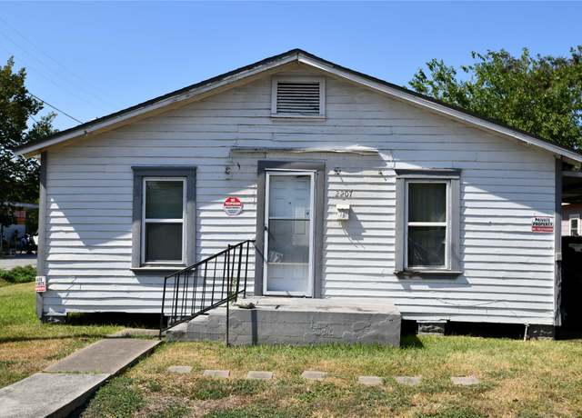 Property at 2207 Chew St, Houston, TX 77020, 2 beds, 1 bath