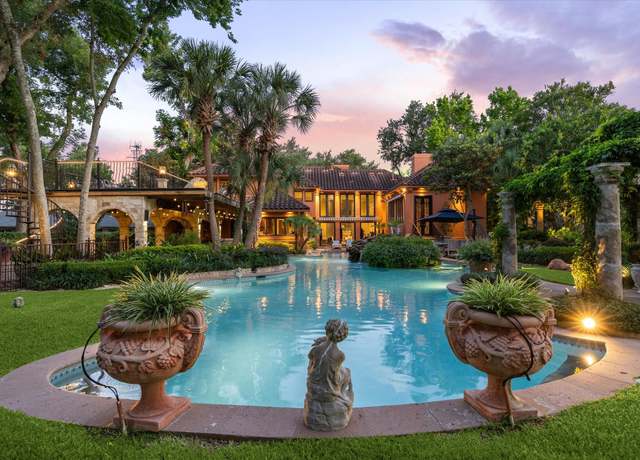 Property at 4312 Bellaire Blvd, Bellaire, TX 77401, 2 beds, 3.5 baths