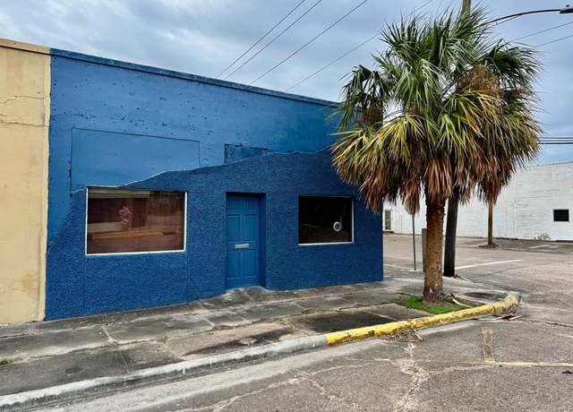 Property at 131 W Broad St, Freeport, TX 77541, 0.5 baths