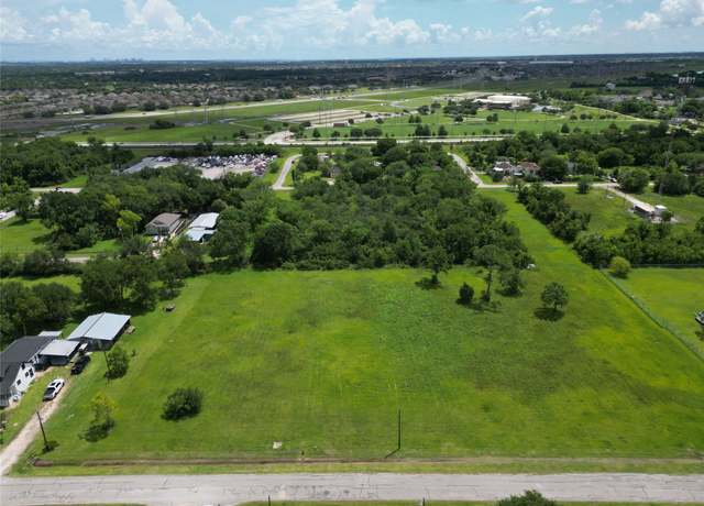 Property at 2010 Carolina Ave, League City, TX 77573