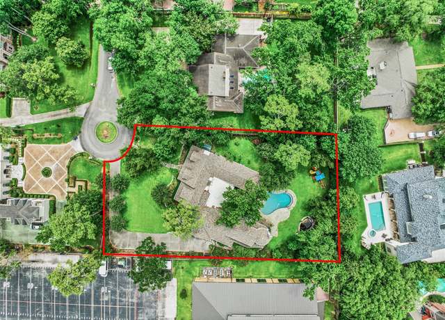 Property at 13 Robinwood Ln, Houston, TX 77024