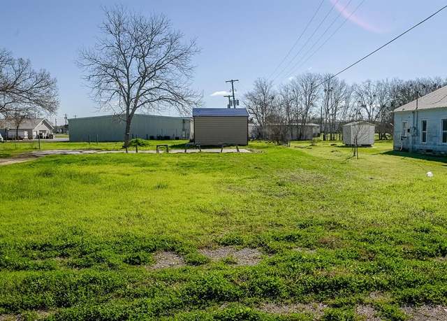 Property at 507 S St Andrews St, Weimar, TX 78962