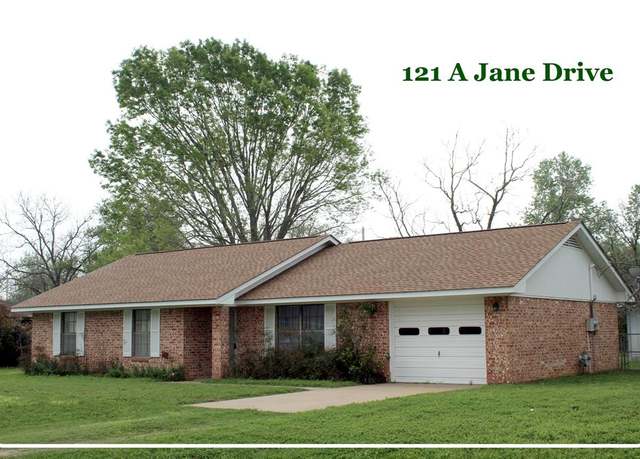 Property at 121 A Jane Dr, Columbus, TX 78934, 3 beds, 2 baths