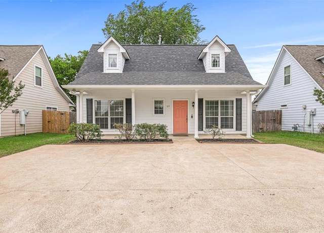 Property at 615 Columbus St, College Station, TX 77840, 4 beds, 2.5 baths