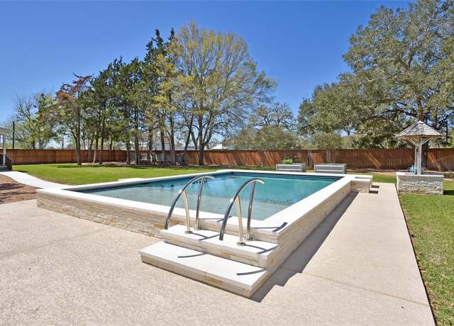 Property at 315 Cedar St, New Ulm, TX 78950, 5 beds, 4.5 baths