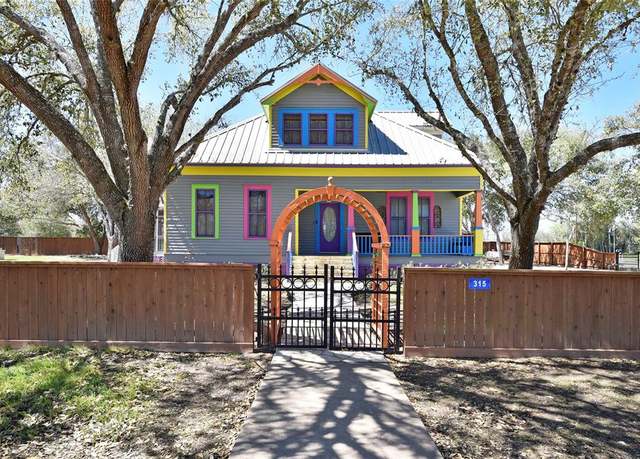 Property at 315 Cedar St, New Ulm, TX 78950, 5 beds, 4.5 baths