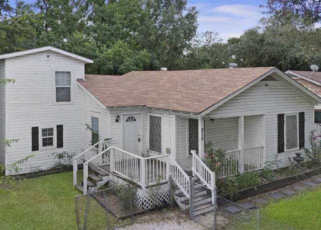 Property at 210 Forest Park Blvd, Lufkin, TX 75904, 4 beds, 2 baths