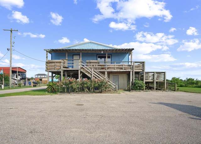 Property at 990 S Alma Rd, Crystal Beach, TX 77650, 1 bed, 0.5 baths