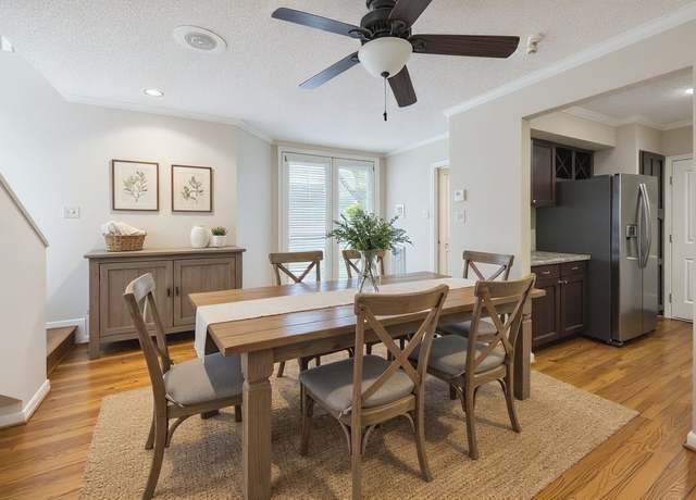 Property at 5082 Augusta St, Houston, TX 77007, 2 beds, 2.5 baths