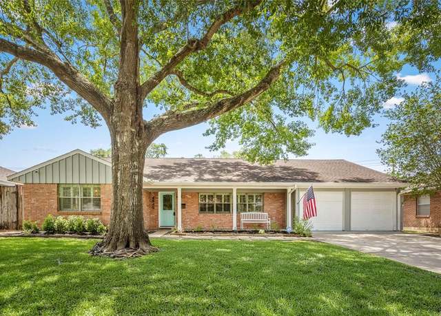Property at 4845 Briarbend Dr, Houston, TX 77035, 3 beds, 2 baths