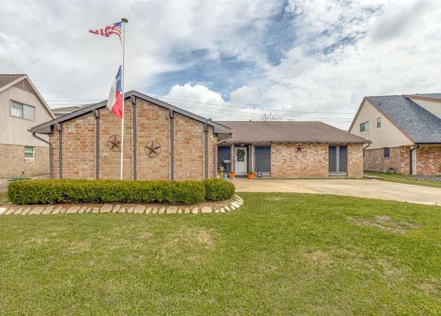 Property at 11439 Sageking Dr, Houston, TX 77089, 4 beds, 2 baths
