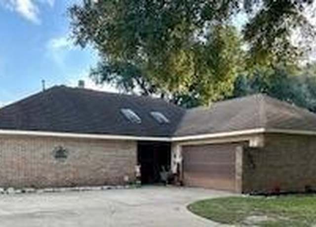 Property at 2712 Parrott Ave, Rosenberg, TX 77471, 3 beds, 2 baths