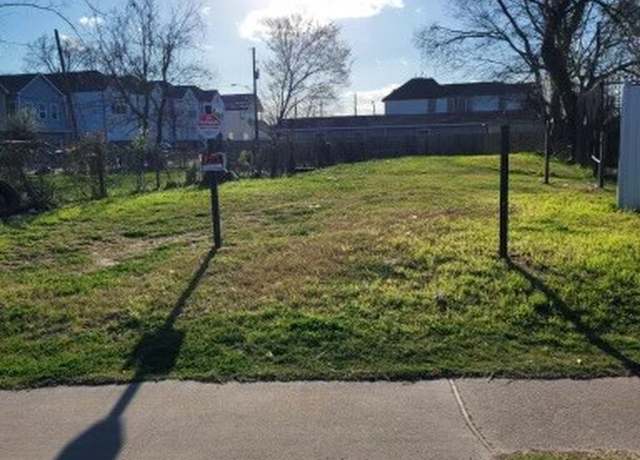 Property at 8013 N Main St, Houston, TX 77022