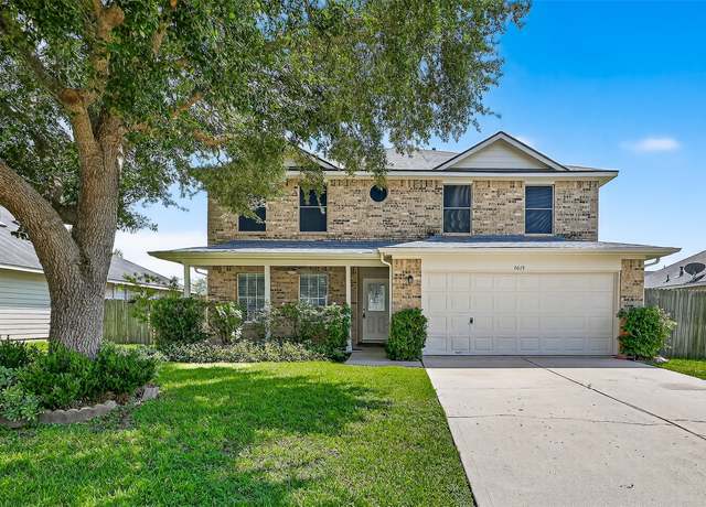 Property at 1015 Santa Fe Ct, Rosenberg, TX 77471, 5 beds, 3.5 baths