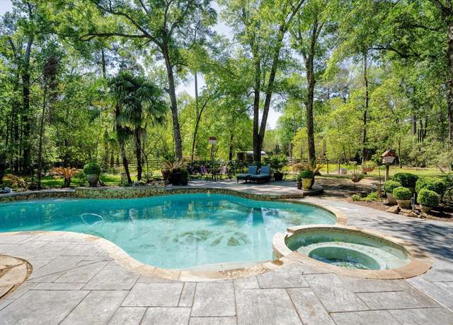 Property at 10933 Lake Forest Dr, Conroe, TX 77384, 5 beds, 5.5 baths