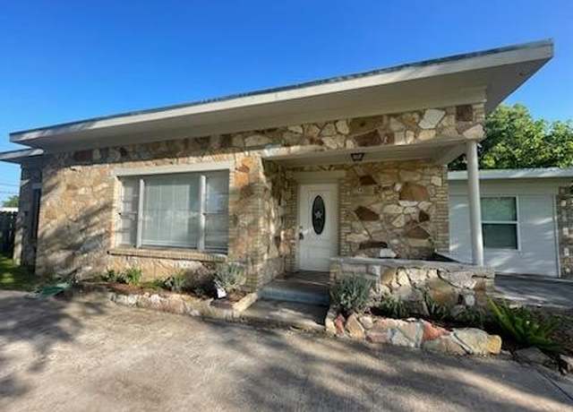 Property at 1114 E Pecan St, Angleton, TX 77515, 4 beds, 2 baths