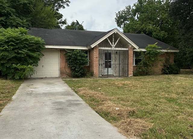 Property at 5531 Elm Tree Dr, Houston, TX 77048, 3 beds, 2 baths