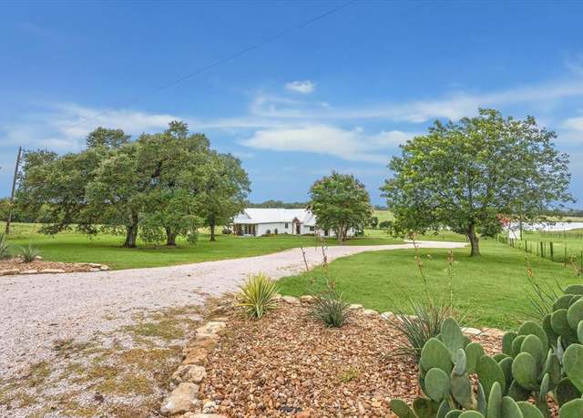 Property at 5618 Frenzel Rd, Round Top, TX 78954, 5 beds, 3.5 baths
