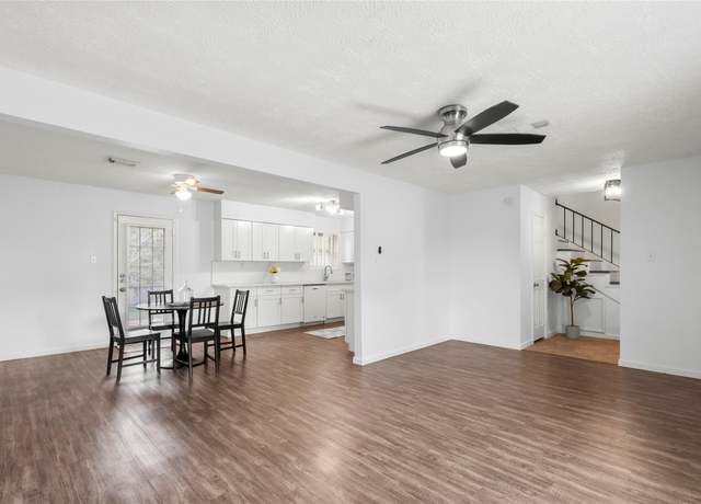 Property at 417 Brookdale Dr, League City, TX 77573, 3 beds, 2.5 baths
