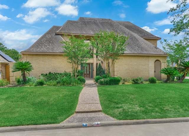 Property at 19102 Masterwood Ct, Humble, TX 77346, 4 beds, 3.5 baths