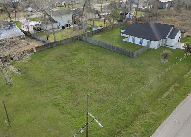 Property at 1515 Black Bear Dr, Crosby, TX 77532