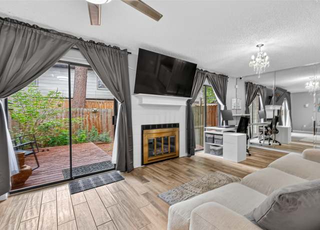 Property at 14 E Willowwood Ct, The Woodlands, TX 77381, 2 beds, 2.5 baths