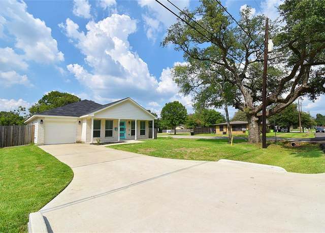 Property at 1202 Fort St, Richmond, TX 77469, 3 beds, 2 baths
