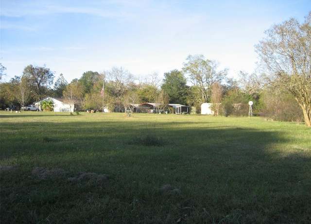 Property at 1216 E Goliad Ave, Crockett, TX 75835