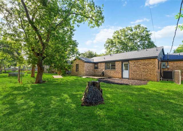 Property at 209 E Foley St, Alvin, TX 77511, 4 beds, 2 baths