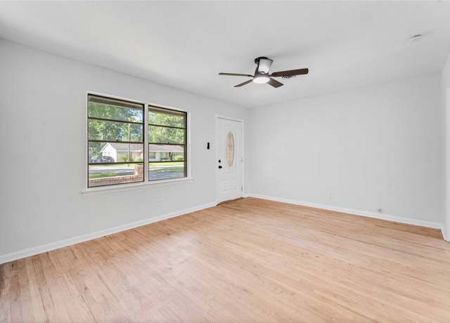 Property at 209 E Foley St, Alvin, TX 77511, 4 beds, 2 baths