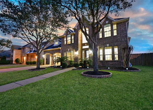 Property at 19707 Mission Pines Ln, Richmond, TX 77407, 4 beds, 3.5 baths