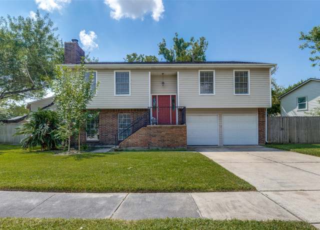 Property at 322 Wedgerock Dr, Webster, TX 77598, 4 beds, 3 baths