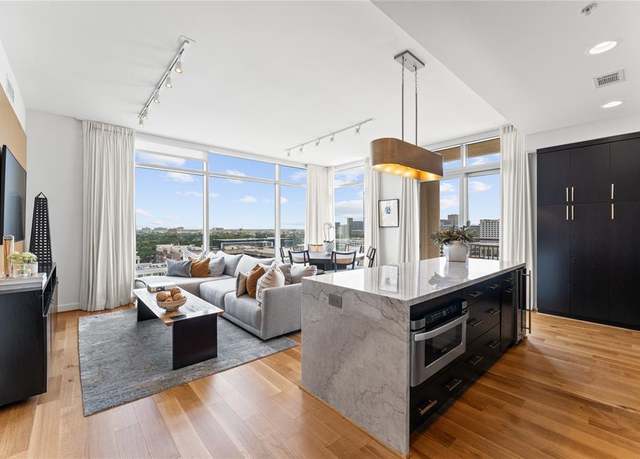 Property at 2207 Bancroft St #1104, Houston, TX 77027, 2 beds, 2 baths