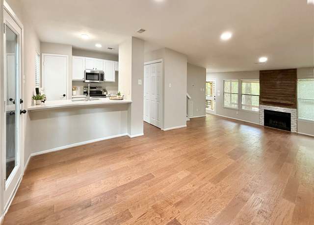 Property at 22 Sawmill Grove Ln, The Woodlands, TX 77380, 3 beds, 2.5 baths