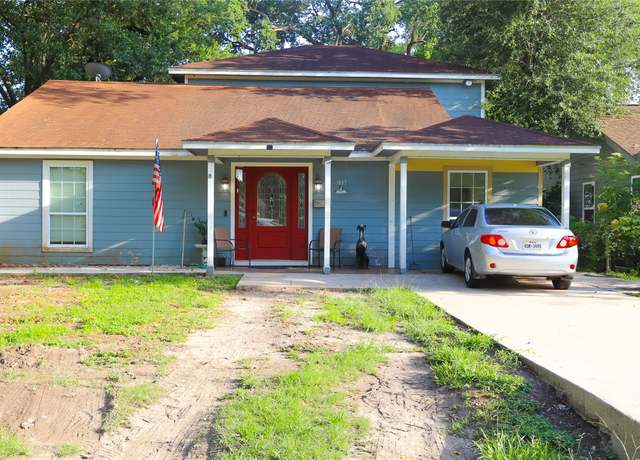 Property at 1007 Prune St, La Marque, TX 77568, 5 beds, 3 baths