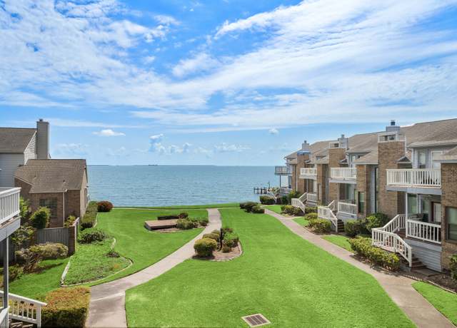 Property at 2601 S Broadway St #32, La Porte, TX 77571, 2 beds, 2.5 baths