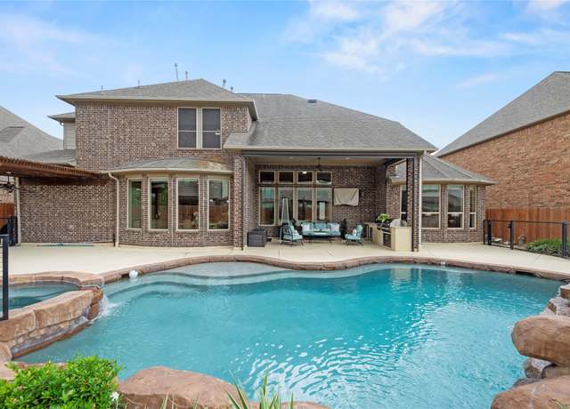 Property at 19422 Meadow Lakes Dr, Cypress, TX 77433, 5 beds, 4.5 baths