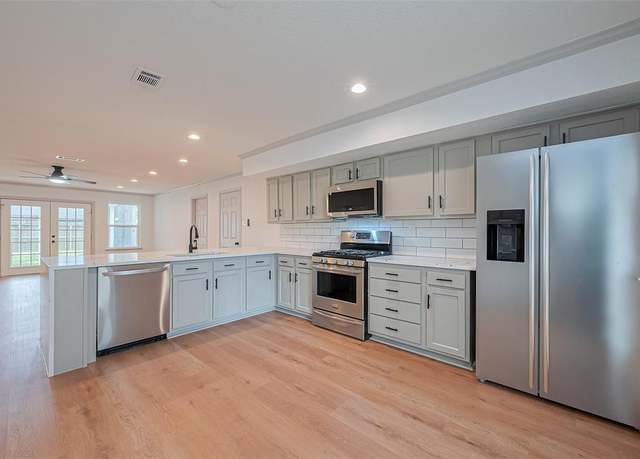 Property at 6023 Viking Dr, Houston, TX 77092, 4 beds, 2 baths