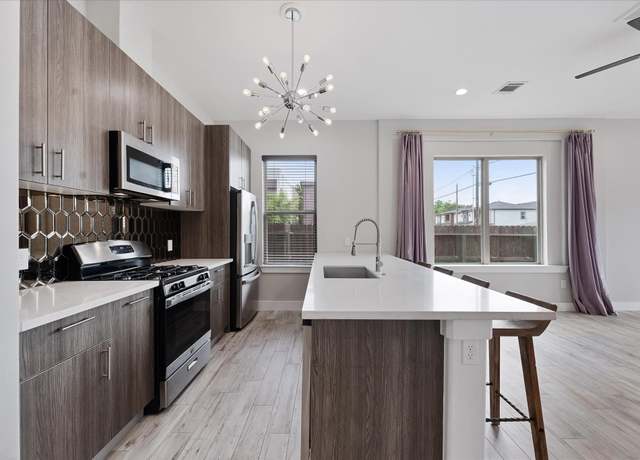 Property at 1804 Schweikhardt St, Houston, TX 77020, 3 beds, 2.5 baths