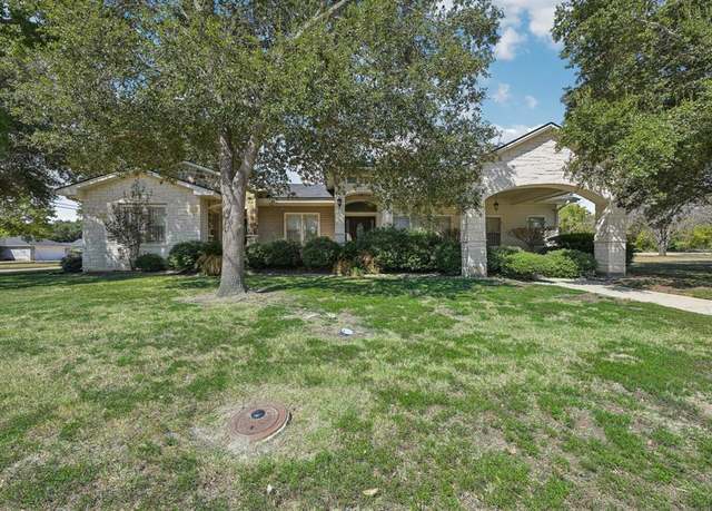 Property at 900 N Randolph Ave, Bryan, TX 77803, 4 beds, 2 baths