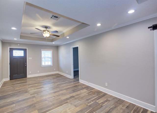 Property at 4220 Delhi St, Houston, TX 77022, 4 beds, 2 baths