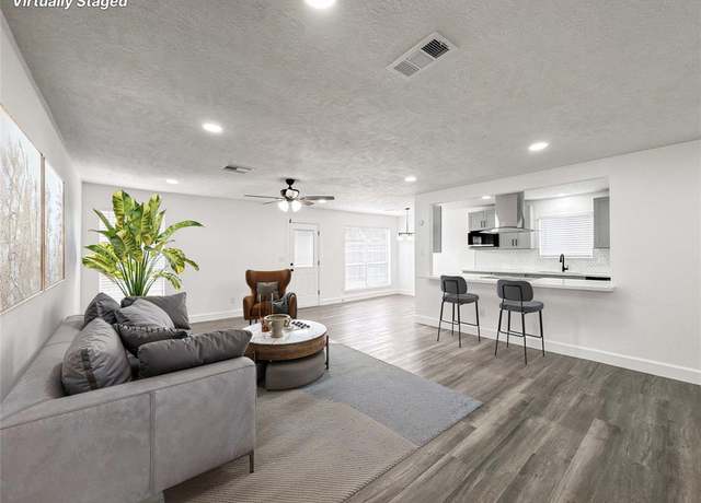 Property at 2834 Heritage Colony Dr, Webster, TX 77598, 3 beds, 2 baths