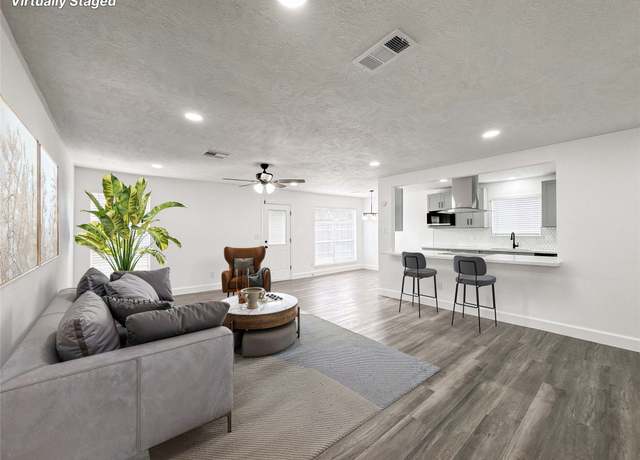 Property at 2834 Heritage Colony Dr, Webster, TX 77598, 3 beds, 2 baths