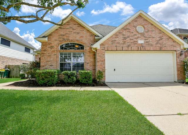 Property at 9102 Sunny Brook Ln, Pearland, TX 77584, 4 beds, 2.5 baths