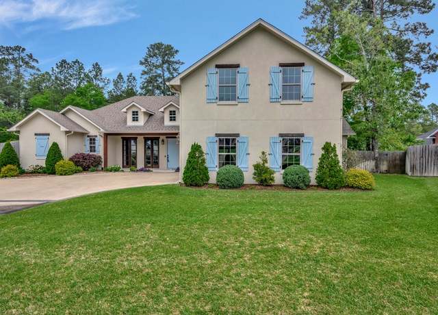 Property at 210 Mission Hills Dr, Lufkin, TX 75901, 3 beds, 3.5 baths