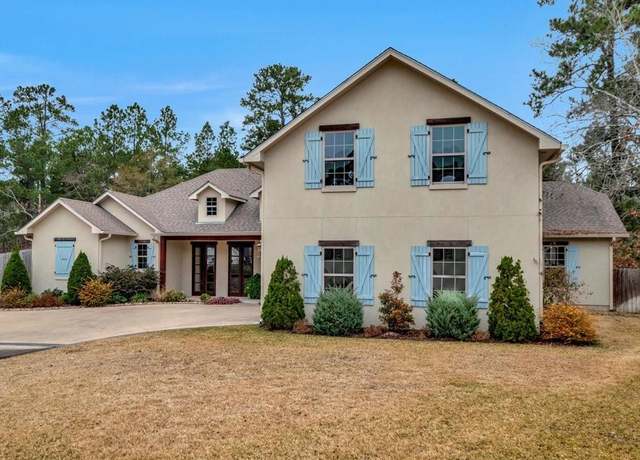 Property at 210 Mission Hills Dr, Lufkin, TX 75901, 3 beds, 3.5 baths