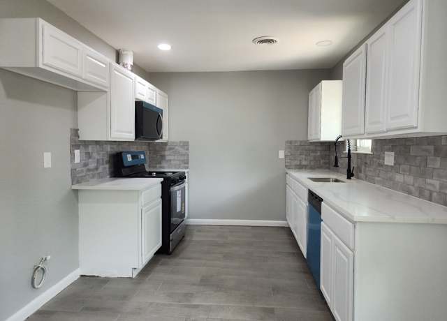 Property at 5914 Newquay St, Houston, TX 77085, 3 beds, 2 baths
